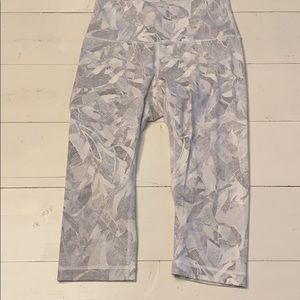 Lululemon cropped pant